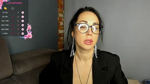 Monica Weiss online show from 02/10/25, 01:35