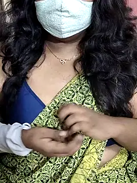 Snapshot of Rathi22 chatting on 09/11/25, 02:17 Rathi22 online show from 09/11/25, 02:17