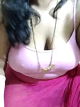 Snapshot of Rathi22 chatting on 12/15/25, 02:32 Rathi22 online show from 12/15/25, 02:32