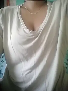 muskan-Sharma online show from 10/15/25, 05:18