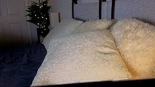 ivynyxx online show from 06/25/26, 08:46