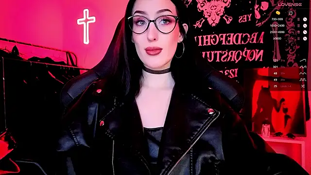 Snapshot of Miss_Alice__ chatting on 02/18/26, 11:44 Miss Alice online show from 02/18/26, 11:44