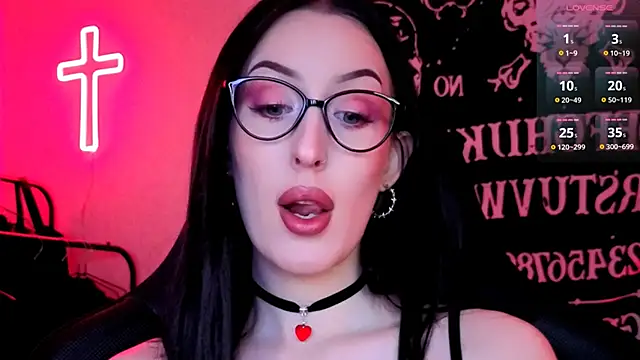Snapshot of Miss_Alice__ chatting on 04/02/26, 11:46 Miss Alice online show from 04/02/26, 11:46