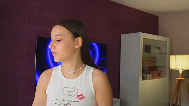 linda x x online show from 10/23/25, 10:03