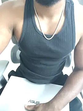 Snapshot of hot_boy_dic chatting on 11/18/25, 02:43 hot boy dic online show from 11/18/25, 02:43