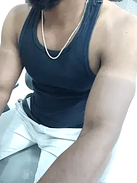 Snapshot of hot_boy_dic chatting on 11/21/25, 02:05 hot boy dic online show from 11/21/25, 02:05