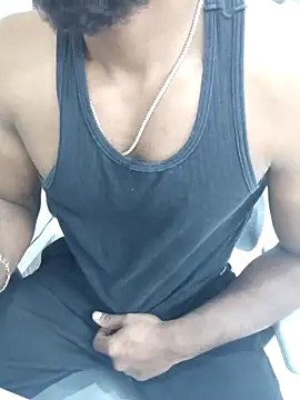 Snapshot of hot_boy_dic chatting on 11/27/25, 03:03 hot boy dic online show from 11/27/25, 03:03