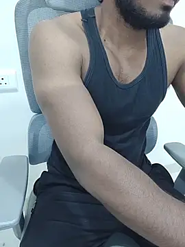hot boy dic online show from 03/18/26, 02:42