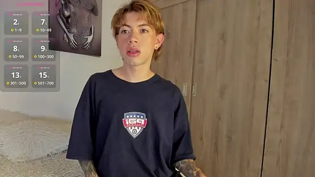 Snapshot of Henophiid chatting on 10/05/25, 08:23 Henophiid online show from 10/05/25, 08:23