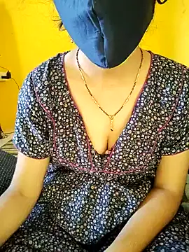 lovelygirl4567 online show from 02/05/25, 04:16