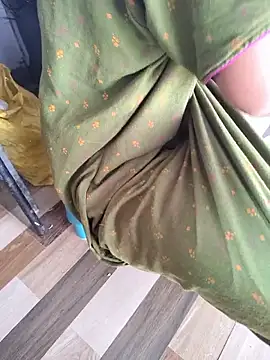 Snapshot of lovelygirl4567 chatting on 10/05/25, 03:27 lovelygirl4567 online show from 10/05/25, 03:27