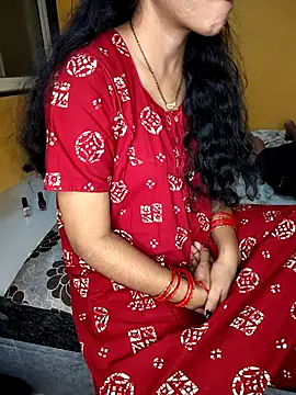 Snapshot of lovelygirl4567 chatting on 10/05/25, 03:32 lovelygirl4567 online show from 10/05/25, 03:32