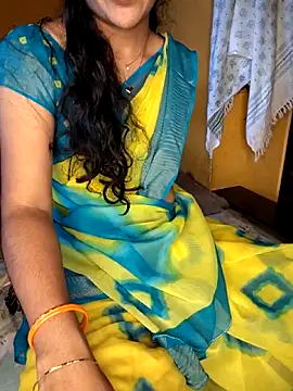 Snapshot of lovelygirl4567 chatting on 10/13/25, 06:02 lovelygirl4567 online show from 10/13/25, 06:02