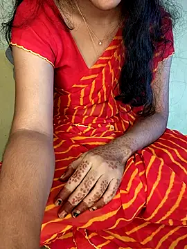 Snapshot of lovelygirl4567 chatting on 10/17/25, 04:37 lovelygirl4567 online show from 10/17/25, 04:37