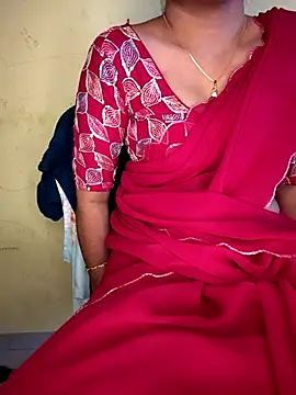 Snapshot of lovelygirl4567 chatting on 10/25/25, 06:10 lovelygirl4567 online show from 10/25/25, 06:10