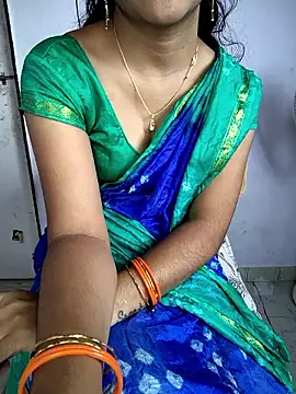 Snapshot of lovelygirl4567 chatting on 11/05/25, 06:35 lovelygirl4567 online show from 11/05/25, 06:35