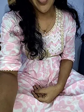 Snapshot of lovelygirl4567 chatting on 11/07/25, 05:24 lovelygirl4567 online show from 11/07/25, 05:24