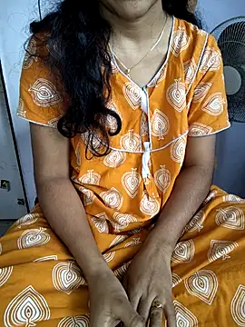 Snapshot of lovelygirl4567 chatting on 11/08/25, 06:02 lovelygirl4567 online show from 11/08/25, 06:02