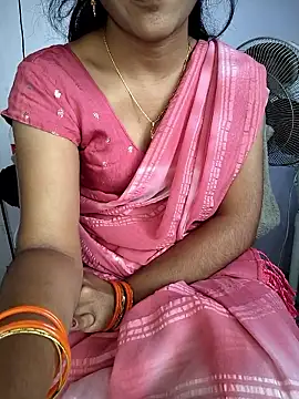 Snapshot of lovelygirl4567 chatting on 11/11/25, 04:23 lovelygirl4567 online show from 11/11/25, 04:23