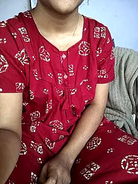 Snapshot of lovelygirl4567 chatting on 11/23/25, 05:18 lovelygirl4567 online show from 11/23/25, 05:18