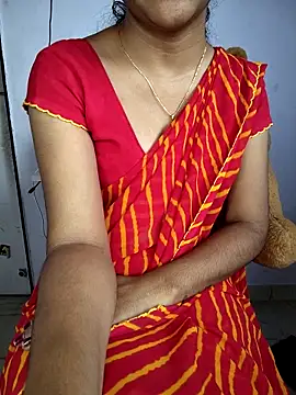 Snapshot of lovelygirl4567 chatting on 11/25/25, 06:13 lovelygirl4567 online show from 11/25/25, 06:13