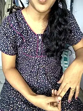 Snapshot of lovelygirl4567 chatting on 11/30/25, 06:17 lovelygirl4567 online show from 11/30/25, 06:17