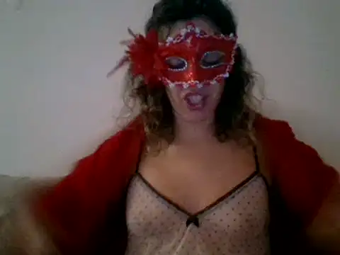 Snapshot of couple-tuga chatting on 02/07/25, 11:24 couple-tuga online show from 02/07/25, 11:24