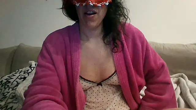 Snapshot of couple-tuga chatting on 02/16/25, 09:48 couple-tuga online show from 02/16/25, 09:48