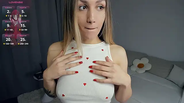 Snapshot of Niki_Luston chatting on 01/05/25, 07:39 Niki Luston online show from 01/05/25, 07:39