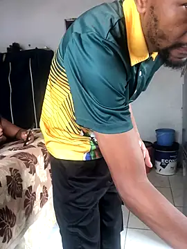 Snapshot of MKbesxxx chatting on 11/04/25, 11:20 MKbesxxx online show from 11/04/25, 11:20