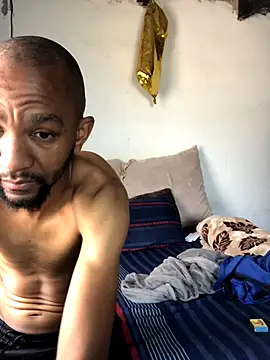 Snapshot of MKbesxxx chatting on 11/29/25, 07:55 MKbesxxx online show from 11/29/25, 07:55