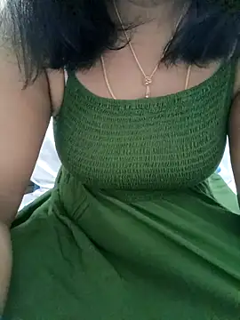 Snapshot of Tamil_Vishalini chatting on 09/28/25, 01:33 Tamil Vishalini online show from 09/28/25, 01:33