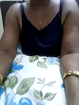 Snapshot of Tamil_Vishalini chatting on 10/06/25, 05:43 Tamil Vishalini online show from 10/06/25, 05:43