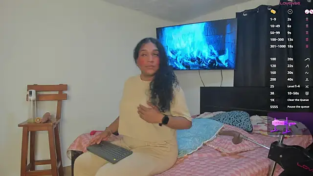 Snapshot of madisonbrunette chatting on 11/15/25, 04:43 madisonbrunette online show from 11/15/25, 04:43