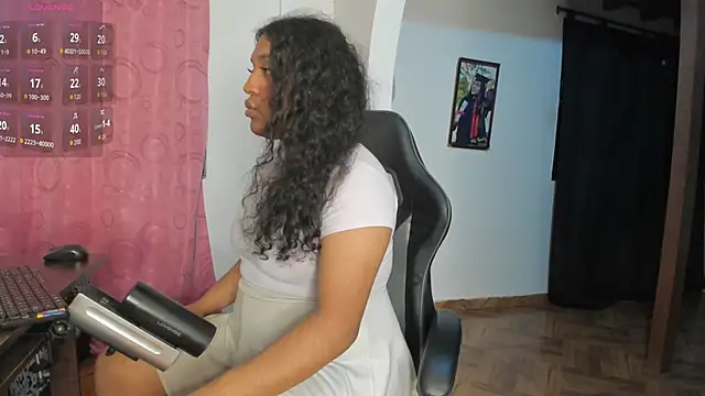 Snapshot of madisonbrunette chatting on 04/09/26, 02:55 madisonbrunette online show from 04/09/26, 02:55