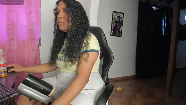 Snapshot of madisonbrunette chatting on 04/11/26, 04:22 madisonbrunette online show from 04/11/26, 04:22