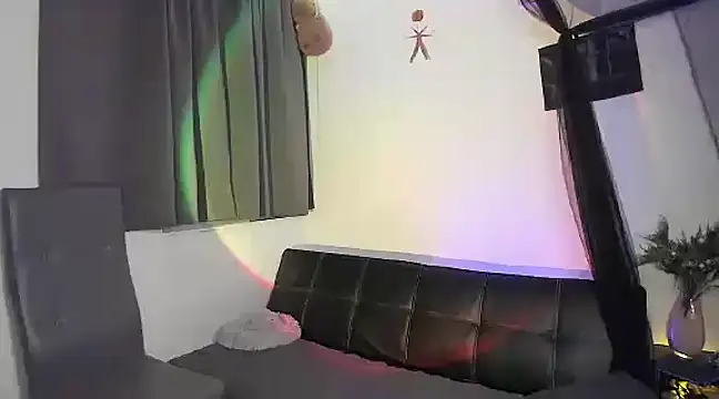 Snapshot of bronwgirl69 chatting on 03/06/25, 06:19 bronwgirl69 online show from 03/06/25, 06:19