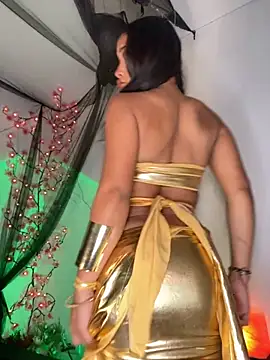 Snapshot of bronwgirl69 chatting on 10/26/25, 08:37 bronwgirl69 online show from 10/26/25, 08:37