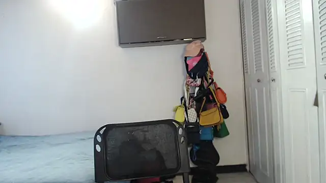 Snapshot of CamilaLix chatting on 03/06/25, 10:36 CamilaLix online show from 03/06/25, 10:36