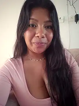 Snapshot of PaulaOrtiz_1 chatting on 01/05/26, 05:27 PaulaOrtiz 1 online show from 01/05/26, 05:27