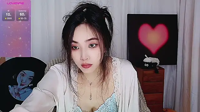 Snapshot of xiaotiantian-76 chatting on 10/15/25, 04:34 xiaotiantian-76 online show from 10/15/25, 04:34