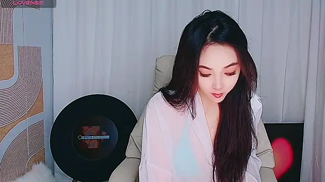 Snapshot of xiaotiantian-76 chatting on 10/29/25, 12:46 xiaotiantian-76 online show from 10/29/25, 12:46