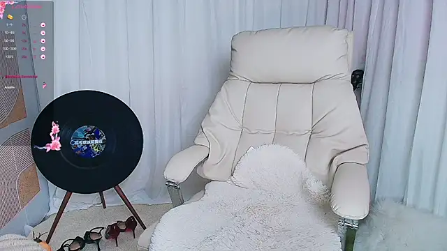 Snapshot of xiaotiantian-76 chatting on 11/05/25, 03:28 xiaotiantian-76 online show from 11/05/25, 03:28