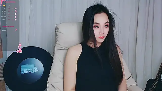 Snapshot of xiaotiantian-76 chatting on 11/14/25, 04:00 xiaotiantian-76 online show from 11/14/25, 04:00