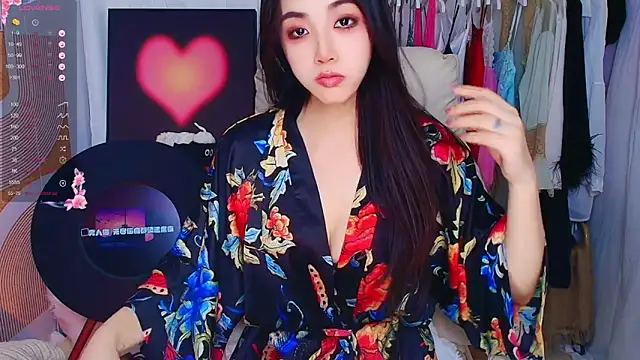 Snapshot of xiaotiantian-76 chatting on 11/15/25, 12:13 xiaotiantian-76 online show from 11/15/25, 12:13