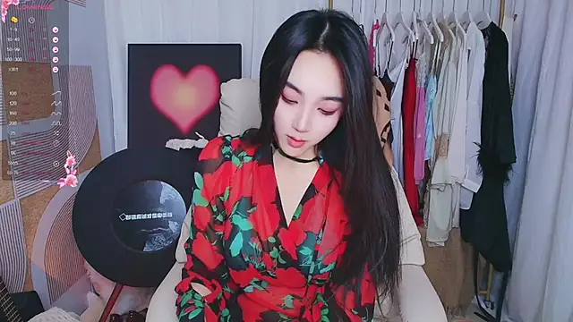 Snapshot of xiaotiantian-76 chatting on 11/17/25, 02:28 xiaotiantian-76 online show from 11/17/25, 02:28