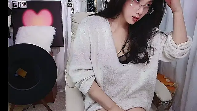 Snapshot of xiaotiantian-76 chatting on 12/15/25, 01:15 xiaotiantian-76 online show from 12/15/25, 01:15