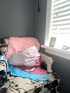 Snapshot of thigh_hi chatting on 09/29/25, 04:01 thigh hi online show from 09/29/25, 04:01