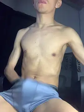 Snapshot of gabrielzinnnn085 chatting on 03/05/26, 03:46 gabrielzinnnn085 online show from 03/05/26, 03:46