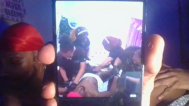 Snapshot of PlayboySavageX chatting on 02/18/25, 12:37 PlayboySavageX online show from 02/18/25, 12:37